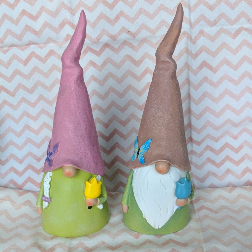 New - 2 -Resin Boy and Girl Gnome  - indoor outdoor - 11"